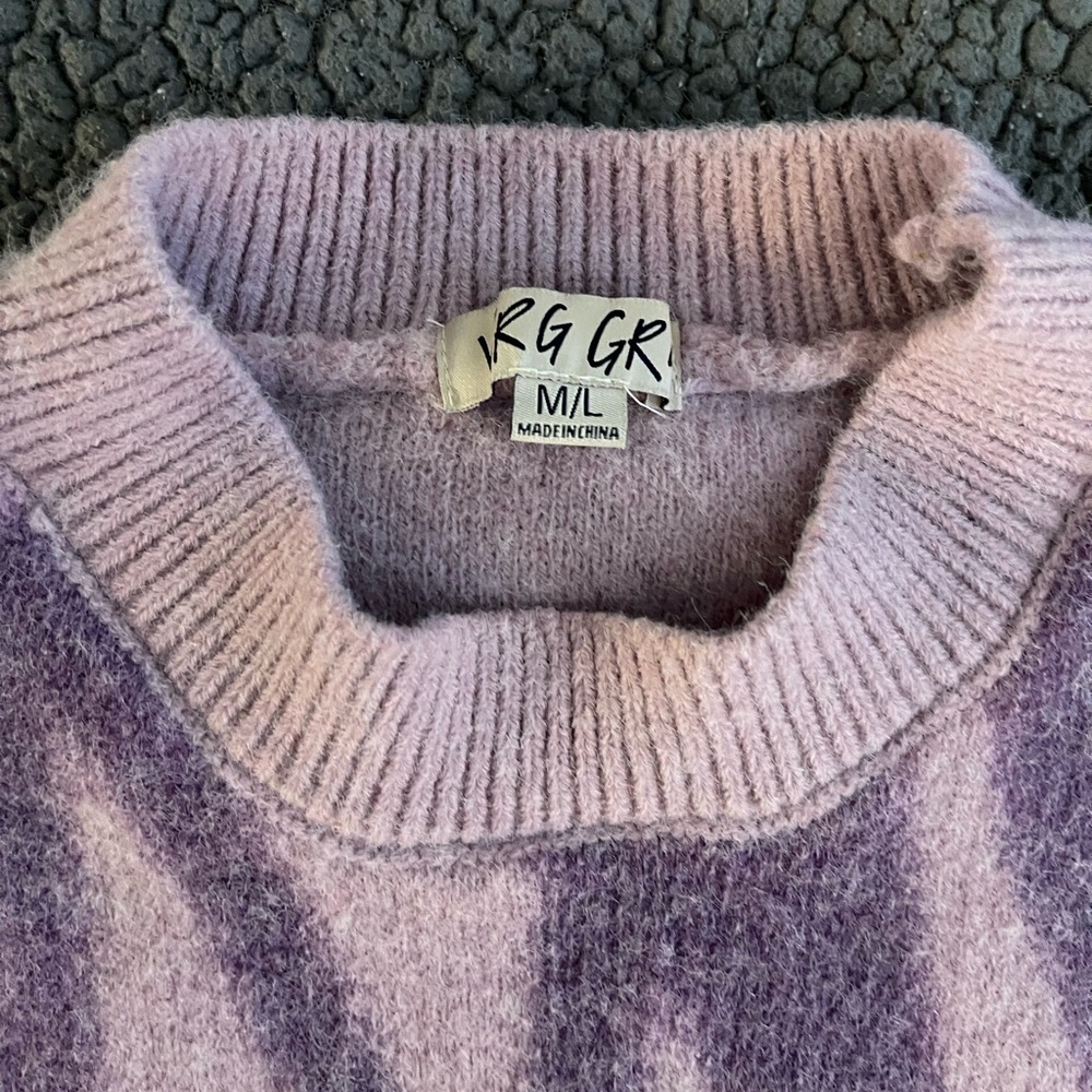 VERGE/VRG GIRL purple stripe pattern sweater M/L never worn